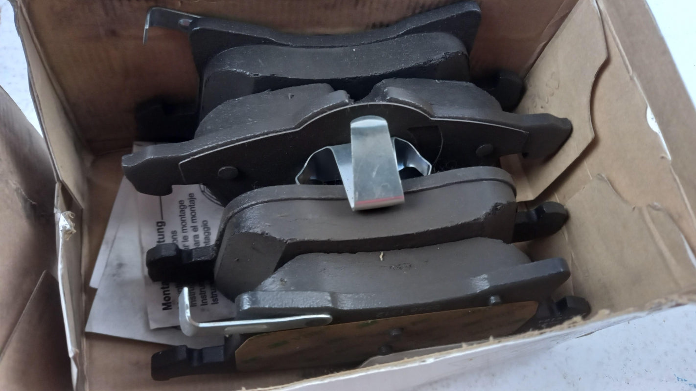 Original OPEL Meriva-B Bremsbeläge Bremsklötze asbestfrei vorne 95516194