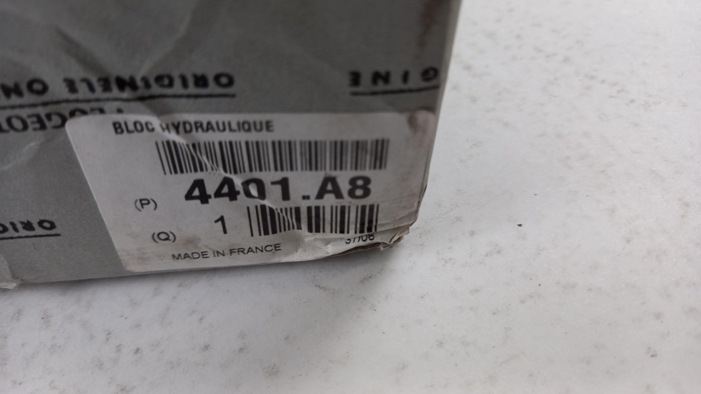 Original OE Peugeot Bremssattel 4401A8