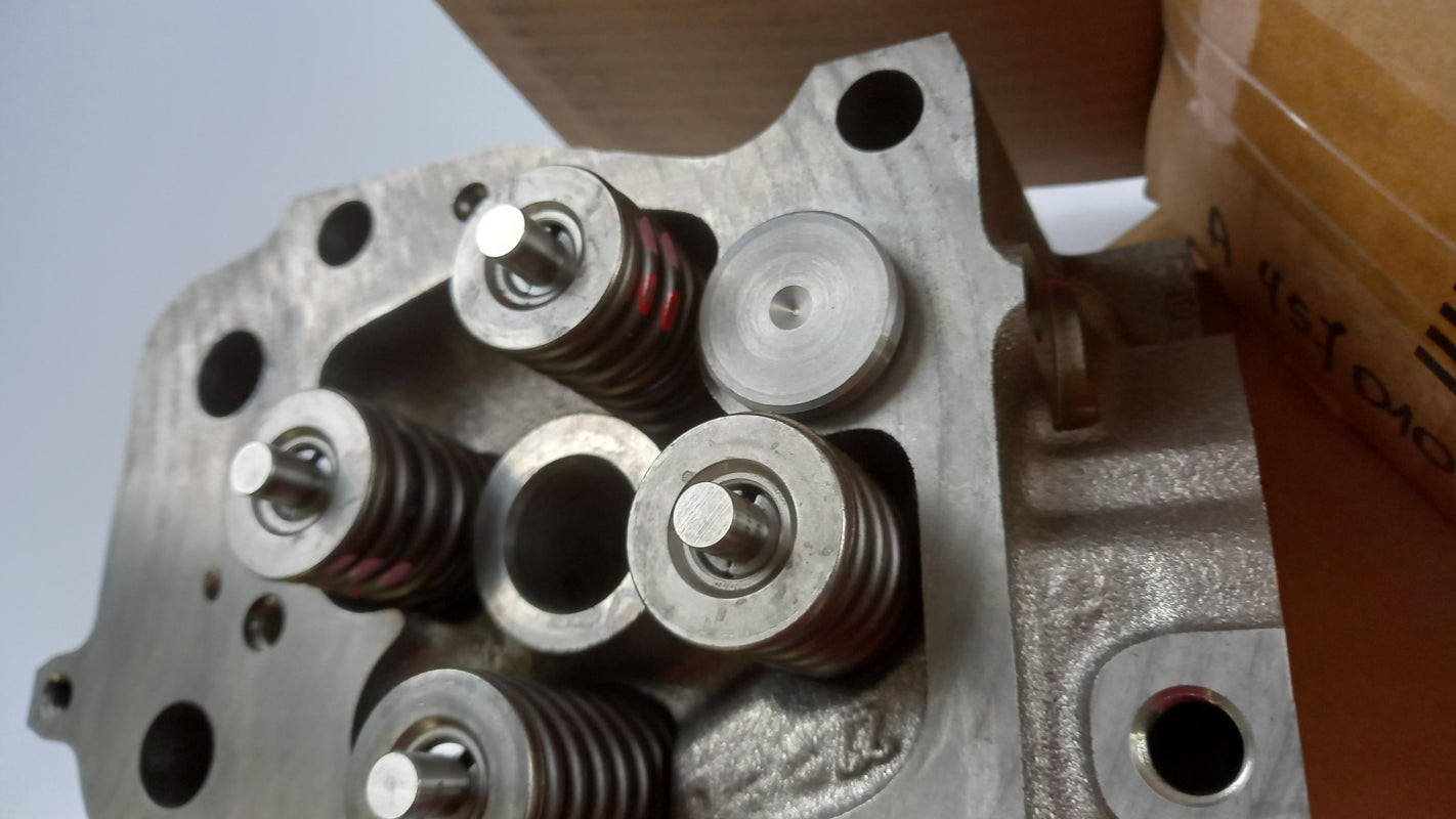 Original MERCEDES-BENZ Setra OM 457 953 Zylinderkopf A4570100821