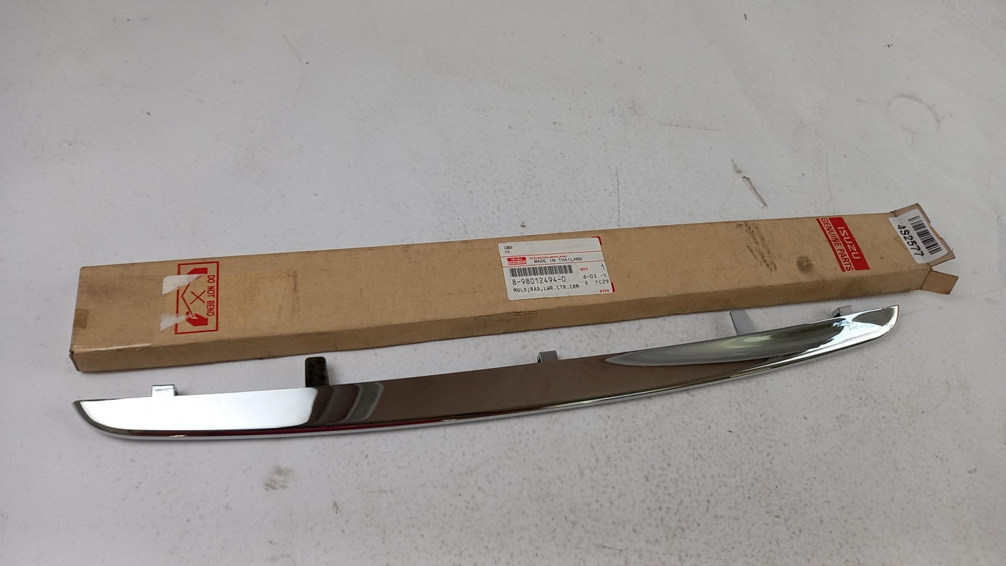 Original ISUZU D-Max I Kühlergrill Zierleiste chrom unten 8980124940