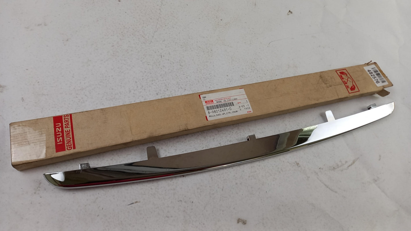 Original ISUZU D-Max I Kühlergrill Zierleiste chrom oben 8980124910