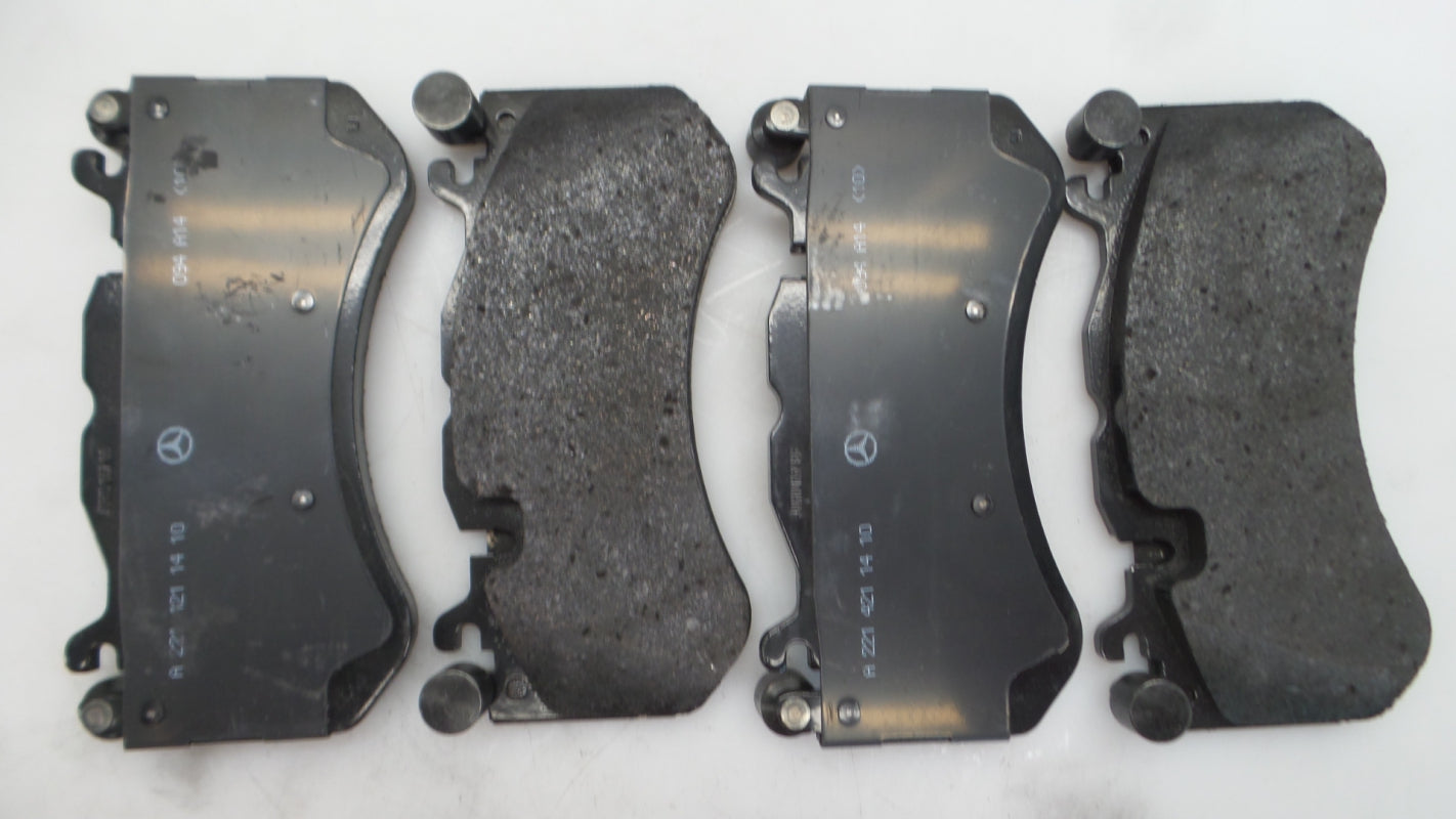 Original MERCEDES-BENZ W221 C216 R230 Bremsbeläge vorne A005420662041