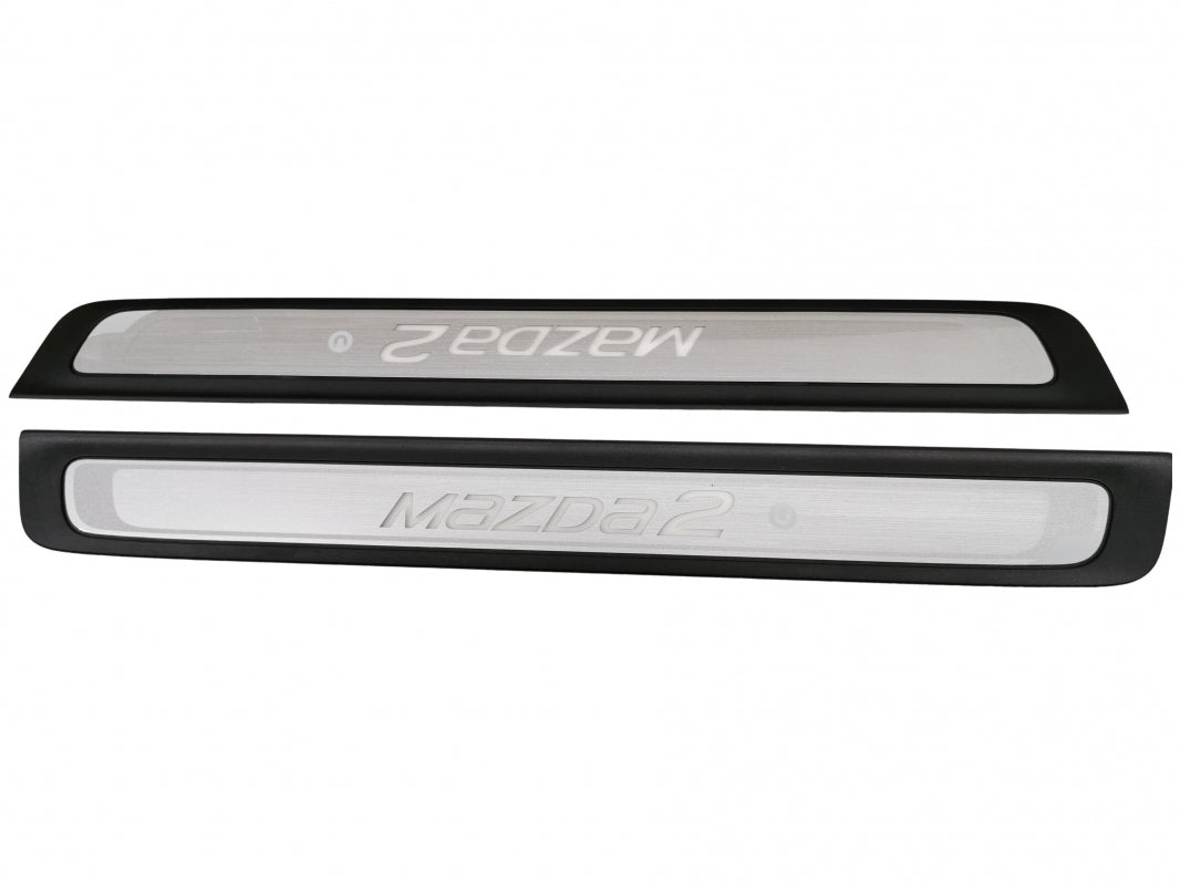 Original MAZDA 2 (DJ) Einstiegsleisten Satz beleuchtet vorne DA6DV1370