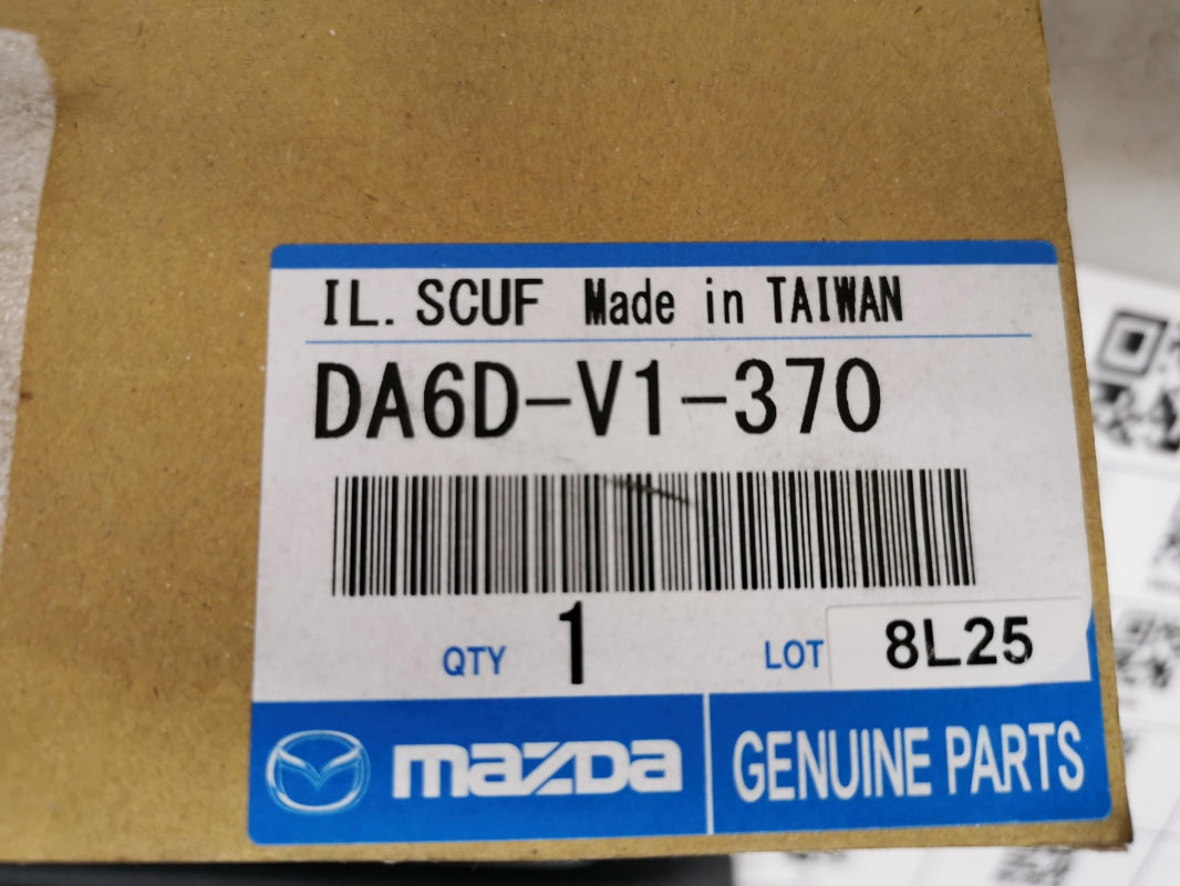 Original MAZDA 2 (DJ) Einstiegsleisten Satz beleuchtet vorne DA6DV1370