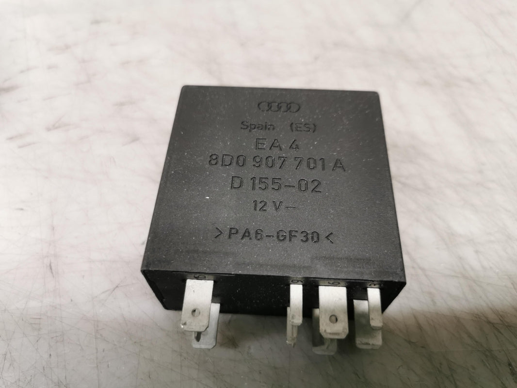 Original OE Volkswagen Relais 8D0907701A