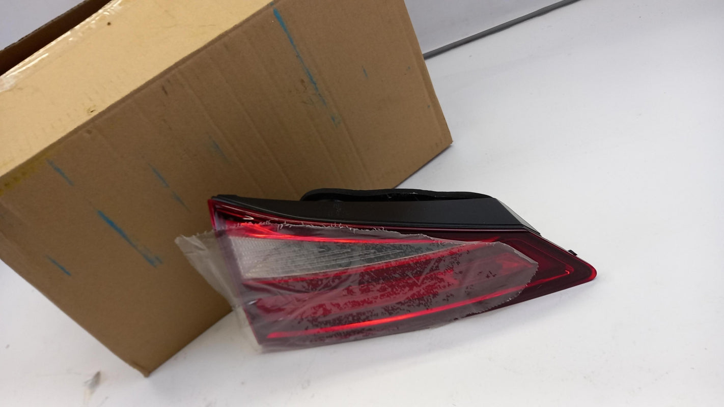 Original SEAT Ateca 2016- Heckleuchte Rückleuchte RHD Innen Rechts 575945308E