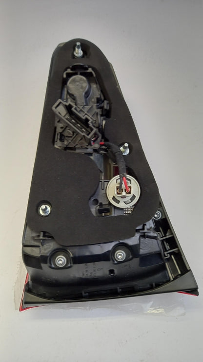 Original SEAT Ateca 2016- Heckleuchte Rückleuchte RHD Innen Rechts 575945308E
