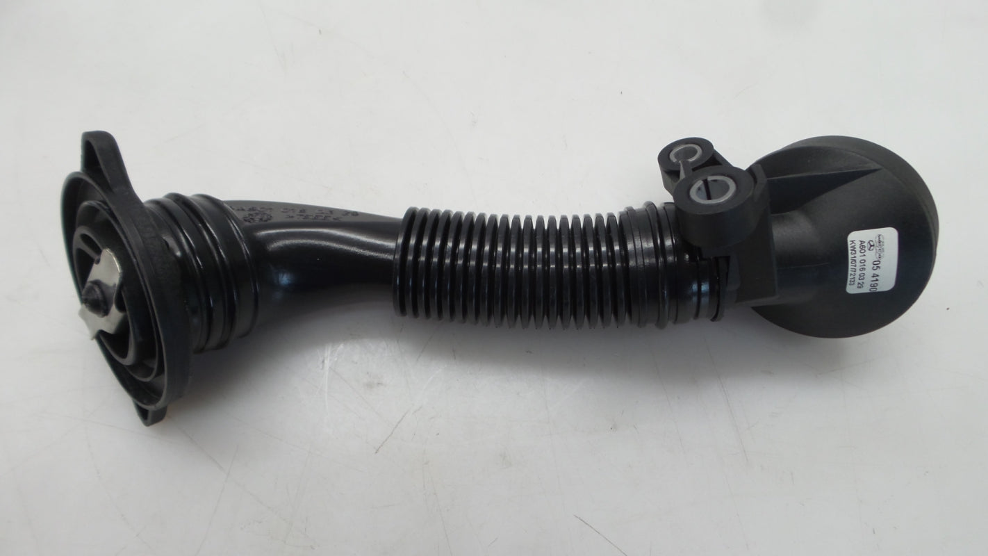 Original MERCEDES-BENZ W638 Vito Motor Öleinfüllstutzen A6010160329