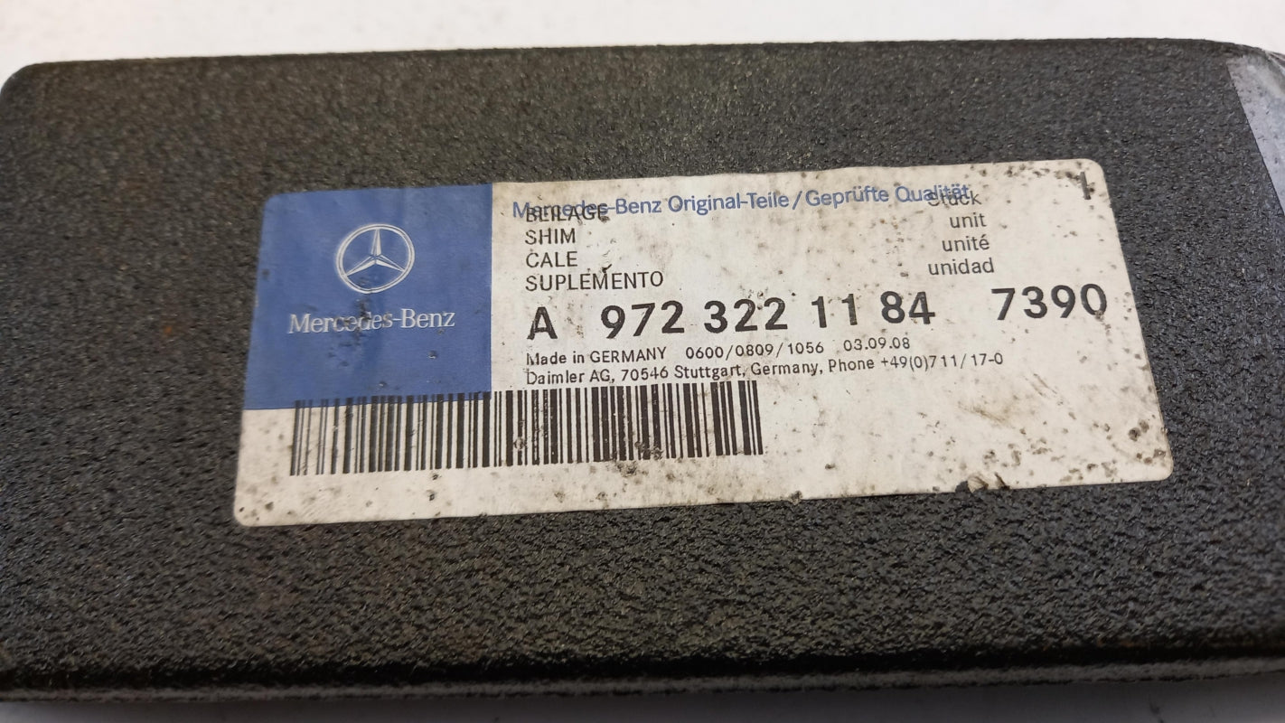 Original OE MERCEDES-BENZ Distanzstück A97232211847390