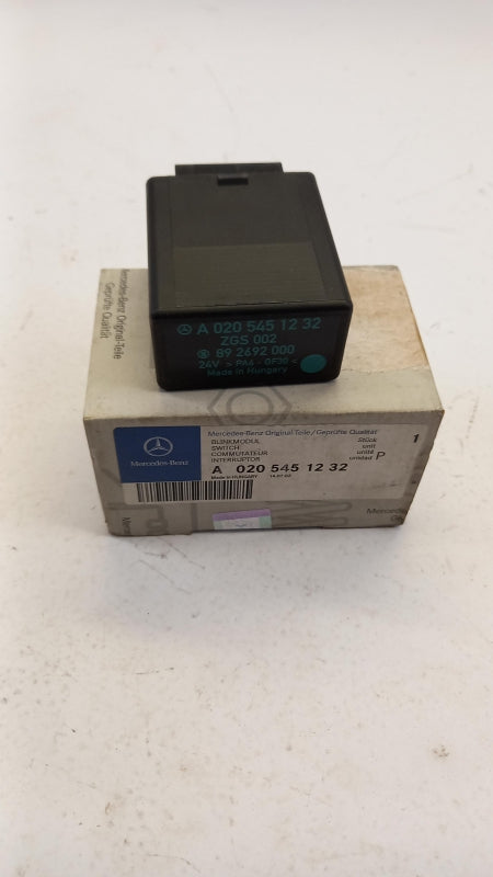 Original OE MERCEDES-BENZ Relais A0205451232