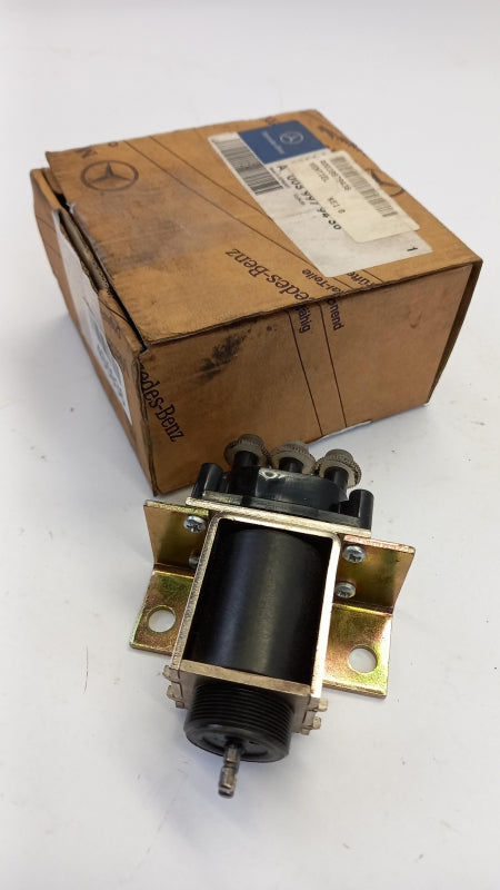 Original OE MERCEDES-BENZ Magnetventil A0039979436