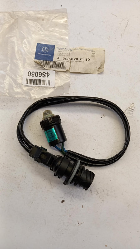 Original OE MERCEDES-BENZ air conditioning pressure switch A0088207110 