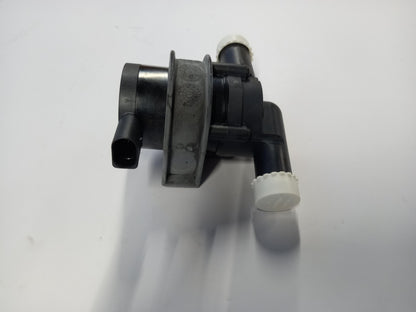 Original AUDI A4 A6 RS6 VW Passat 3B SKODA Superb  Zusatzwasserpumpe 078121601B