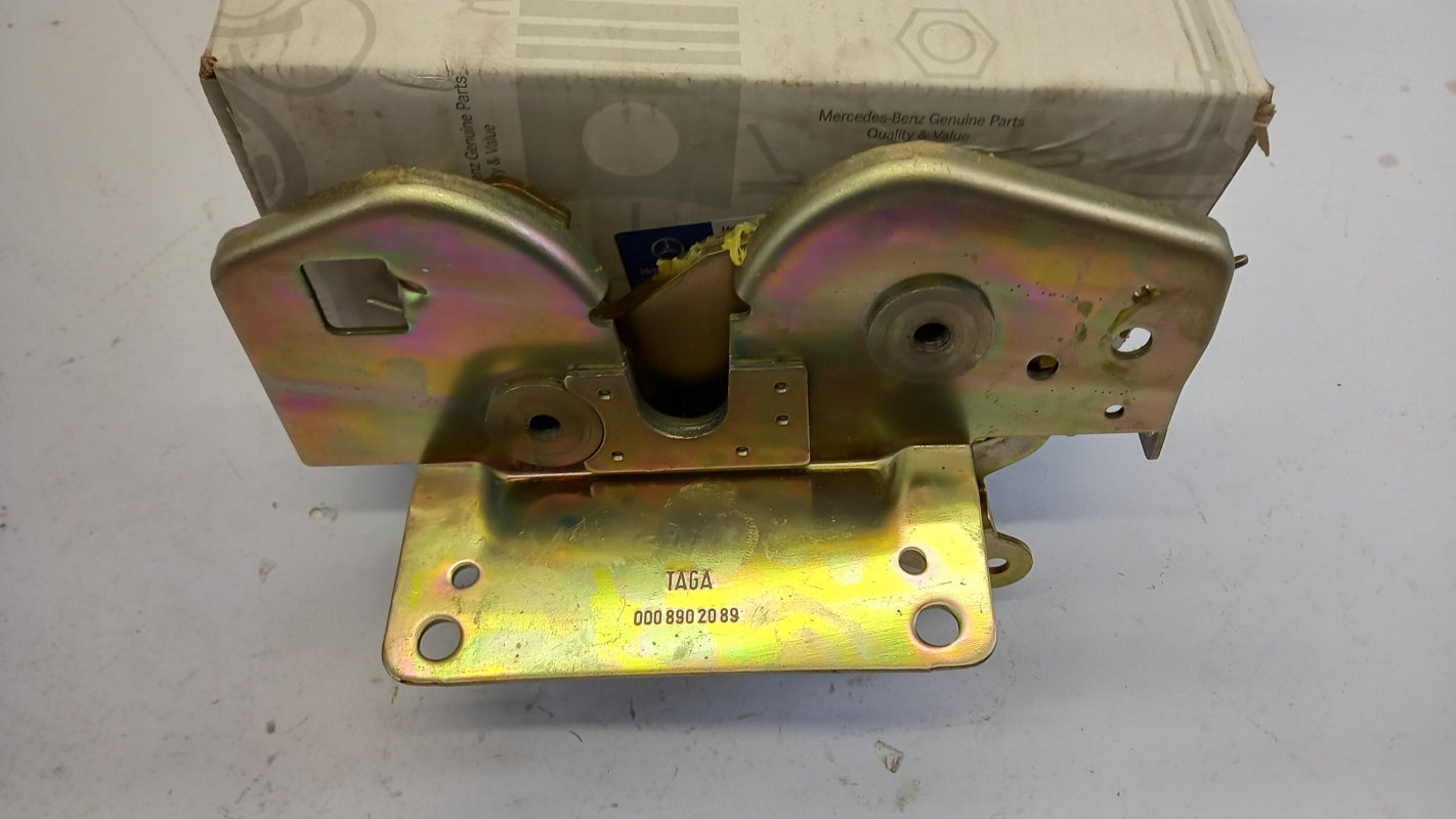 Original MERCEDES-BENZ Atego Atron Schloß A0008902089