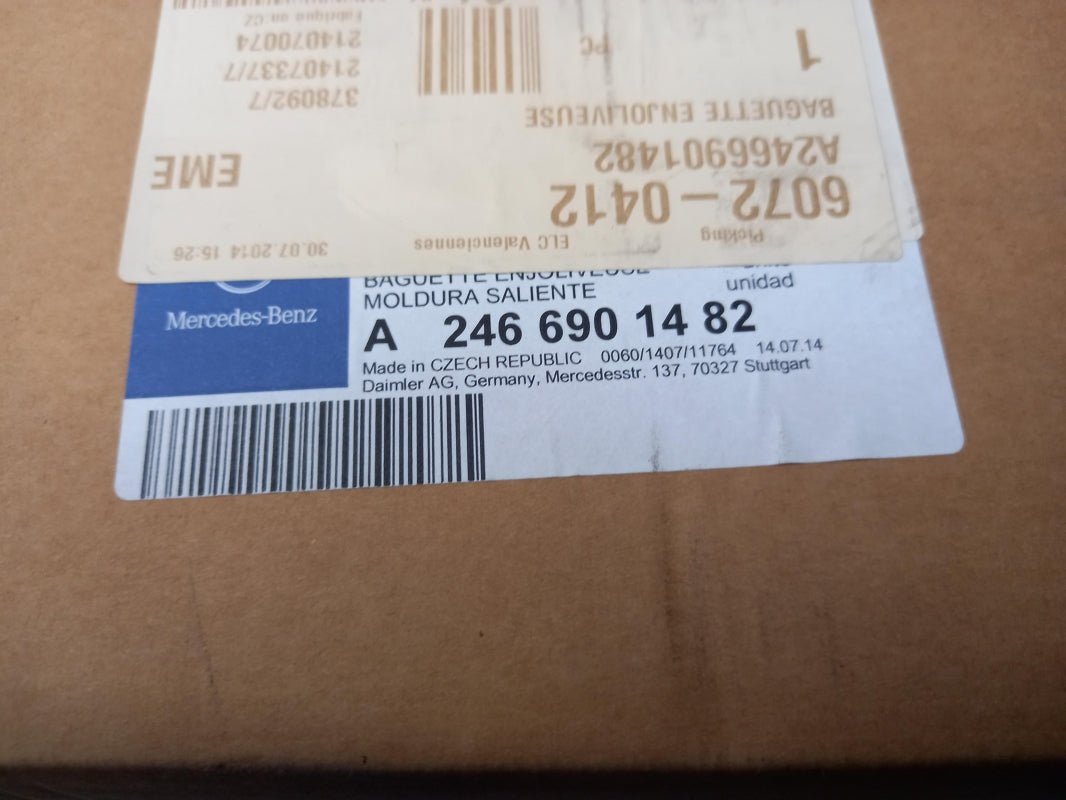 Original MERCEDES-BENZ B-klasse W246 Panoramadach Zierleiste rechts A2466901482