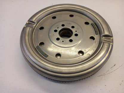 Original VW Caddy (2009-2011) Touran (2009-2010) Schwungrad 03G105266CK