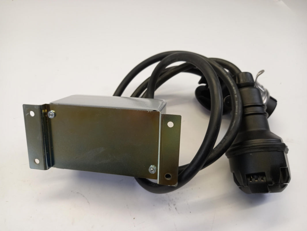 Original MERCEDES-BENZ Actros II III Atego II Spannungswandler 7plg A0015420325