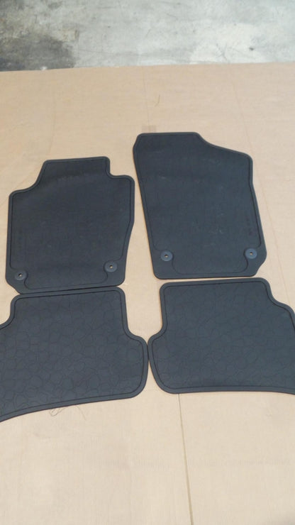 Original SEAT Ibiza (6J) Fußmattensatz 4-teilig Gummi schwarz 6J0061500041
