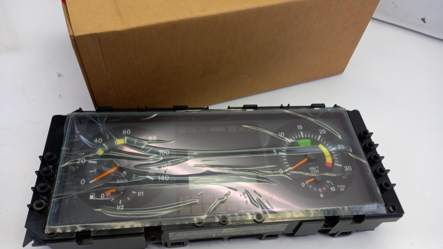 Original MERCEDES-BENZ Atego Kombiinstrument Tacho A0014467521