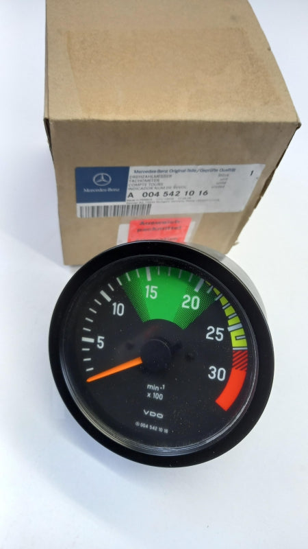 Original OE MERCEDES-BENZ Kraftstoffdruck Sensor A0045421016