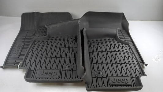 Original OE FIAT Fußmattensatz K82216025AC