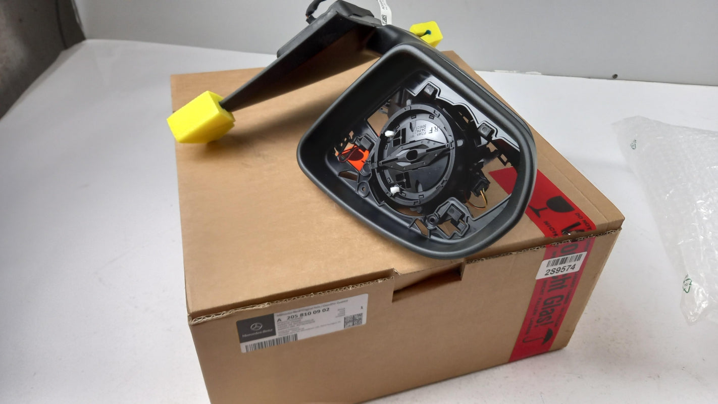 Original MERCEDES-BENZ C-classe 2015-2021 Außenspiegel Halter Links A2058100902
