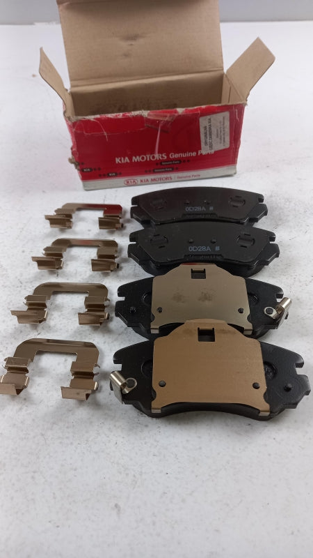 Original KIA Sportage '04-'10 Bremsbeläge Bremsklötze vorne 581011FE01