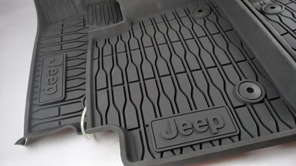 Original OE FIAT Fußmattensatz K82216025AC