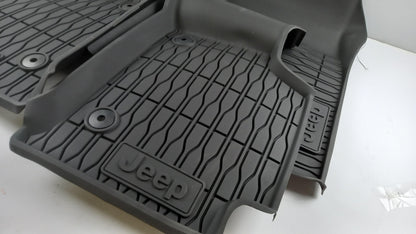 Original OE FIAT Fußmattensatz K82216025AC