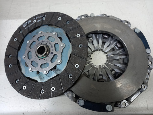 Original OE RENAULT Kupplungssatz 302057092R