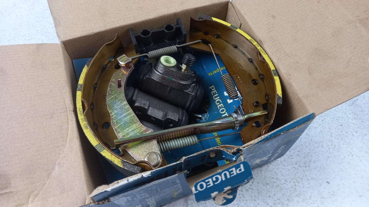 Original OE Peugeot Bremsbackensatz 42417H