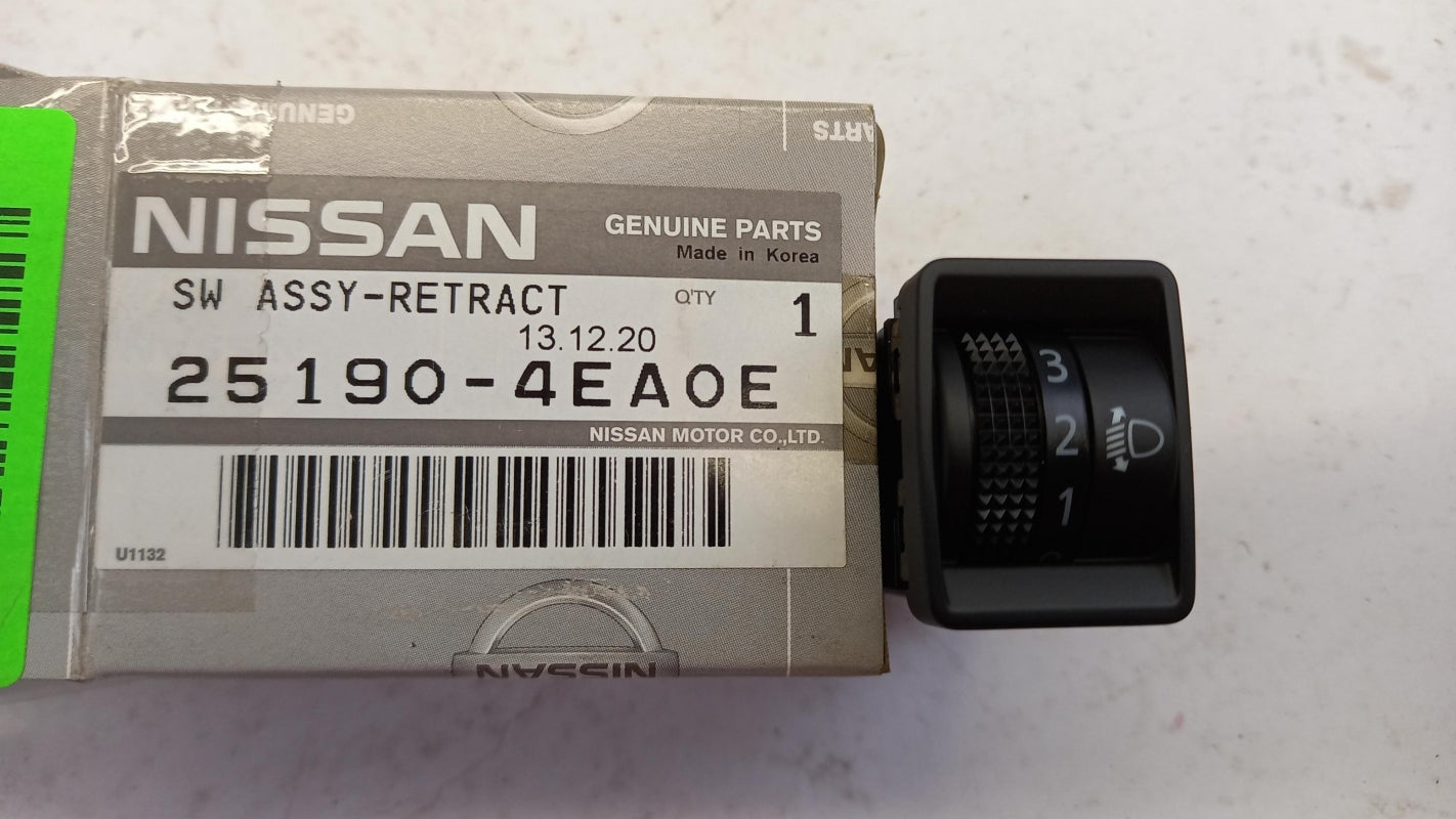 Original OE NISSAN Leuchtweitenregelung Schalter 251904EA0E