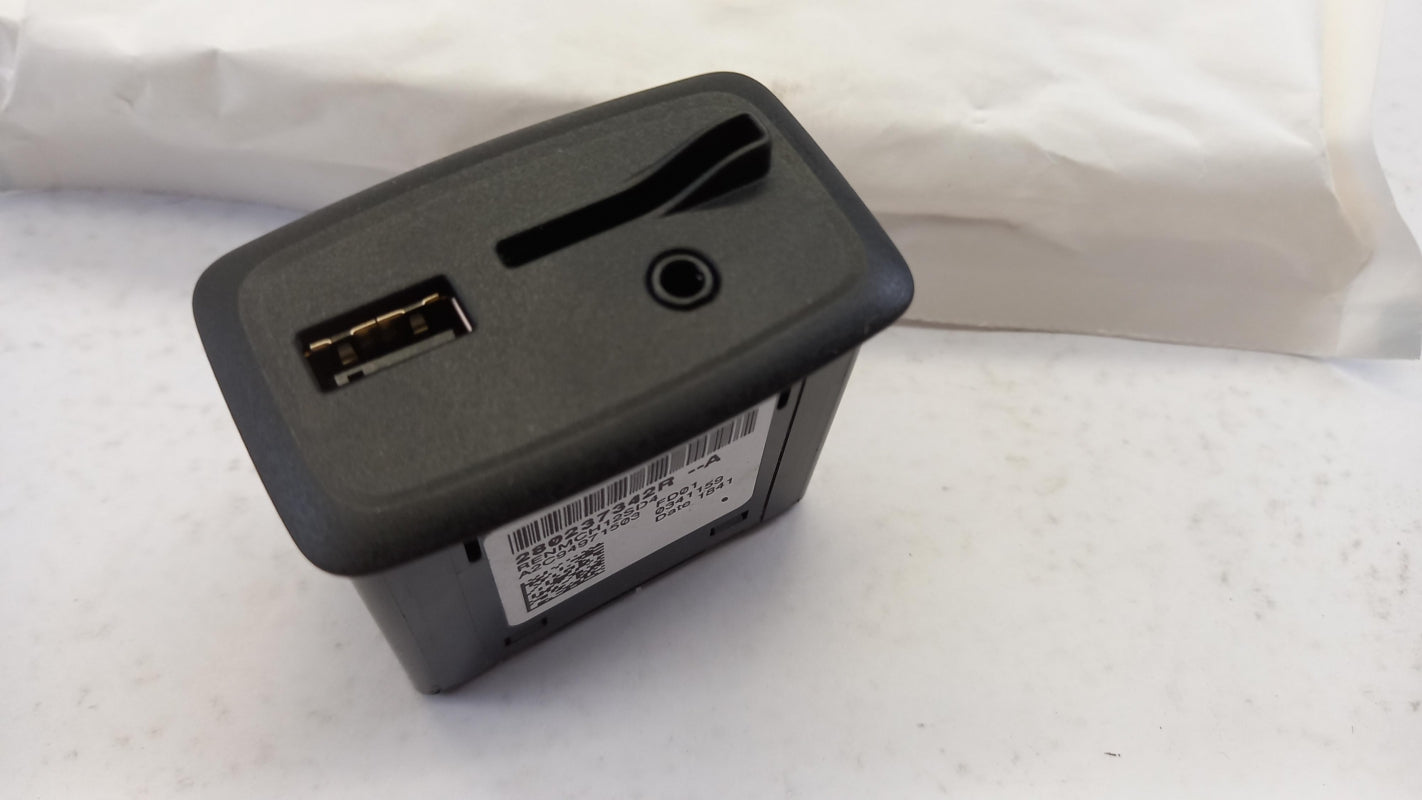 Original OE RENAULT Zoe Captur USB/AUX Buchse 280237342R