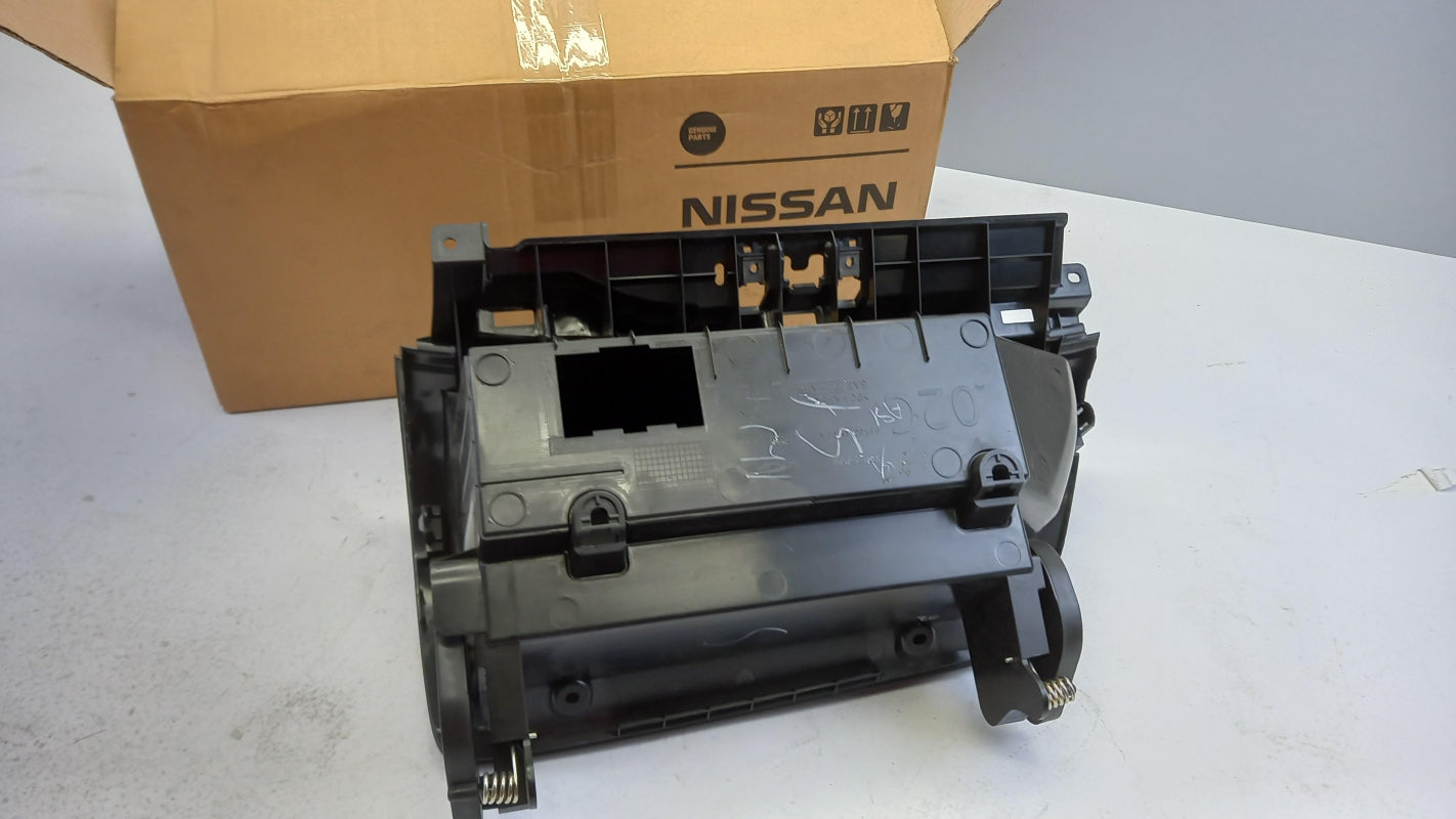 Original NISSAN Note E12 Handschuhfach 685603VV0A