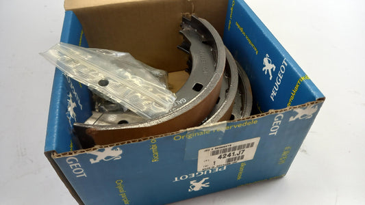 Original OE Peugeot Feststellbremse Bremsbackensatz 4241J7