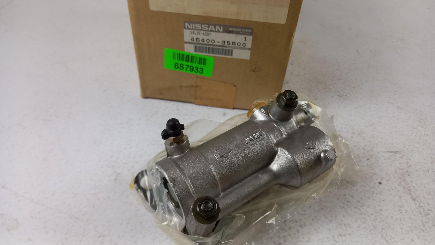 Original NISSAN Datsun Truck D21 valve 4640035G00