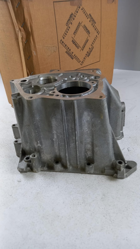 Original OE Peugeot gearbox cover 2206L5 
