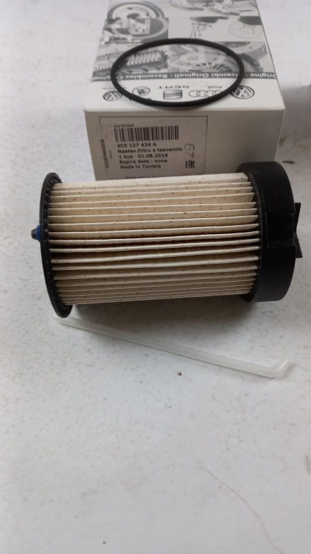 Original VW Caddy Tiguan Touran SKODA Superb 2.0TDI Kraftstofffilter 3C0127434A