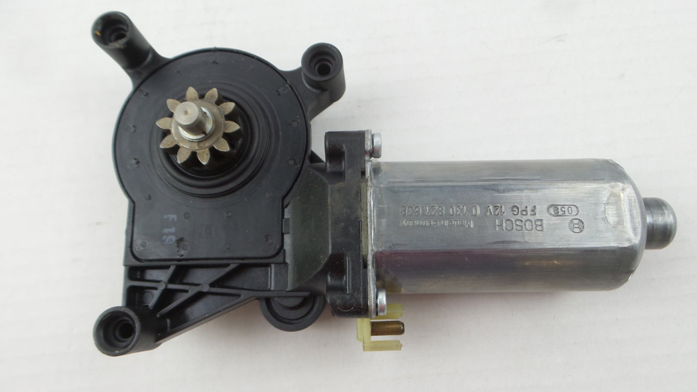 Original MERCEDES-BENZ C-klasse W202 Fensterhebermotor vorne links A2028205542