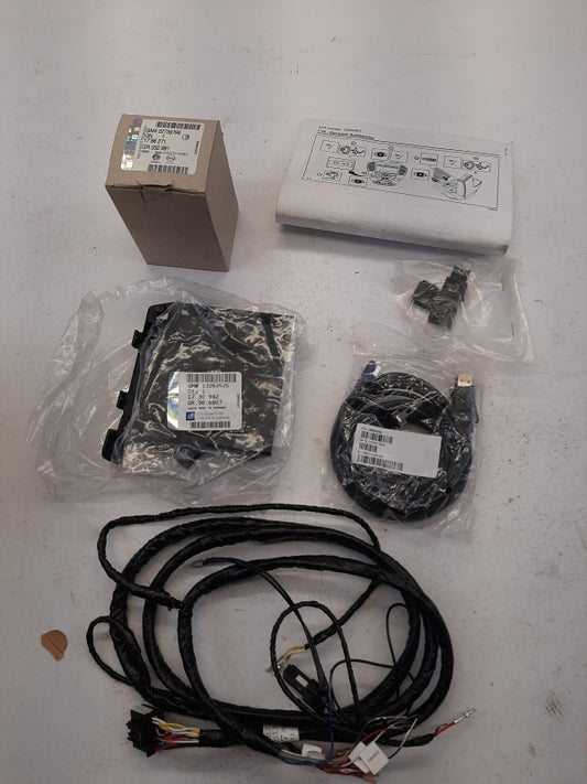 Original OPEL Insignia-A Telefonzubehör Multimedia Interface 13361357