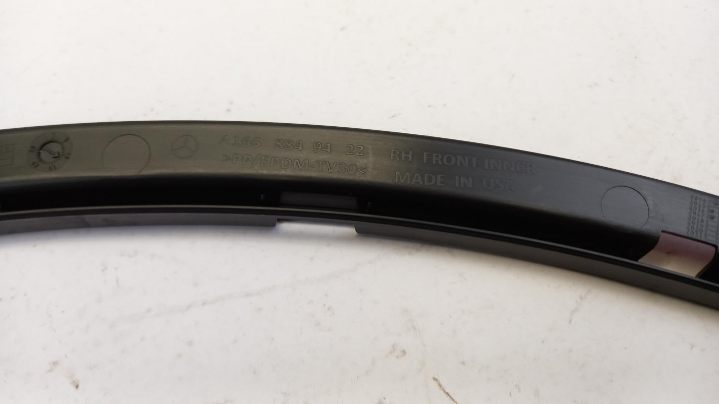Original OE MERCEDES-BENZ Kotflügel Zierleiste A1668849422