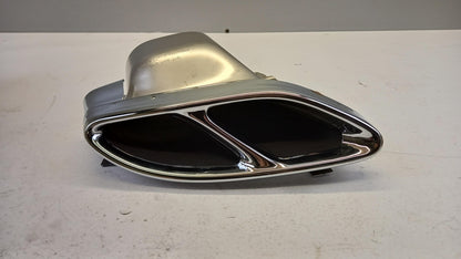 Original MERCEDES-BENZ C-Klasse W205 Auspuffblende Rechts A0004900627