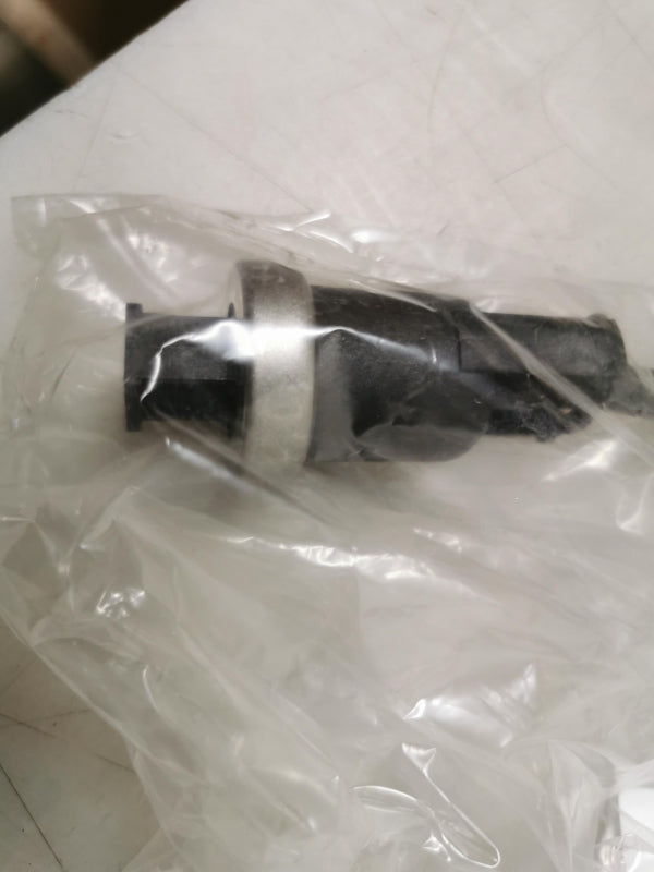 Original AUDI A3 A4 A5 A6 Q5 VW Golf Passat 2.0TDI Rücklaufschlauch 03L130235K