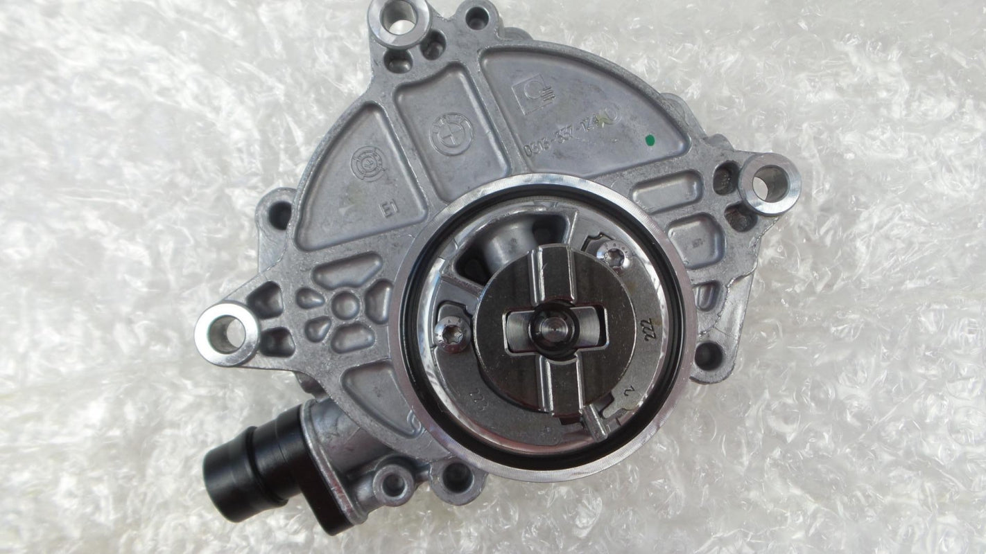 Original BMW E60 E87 E90 E92 (N43 Motor) Vakuumpumpe 11668674915