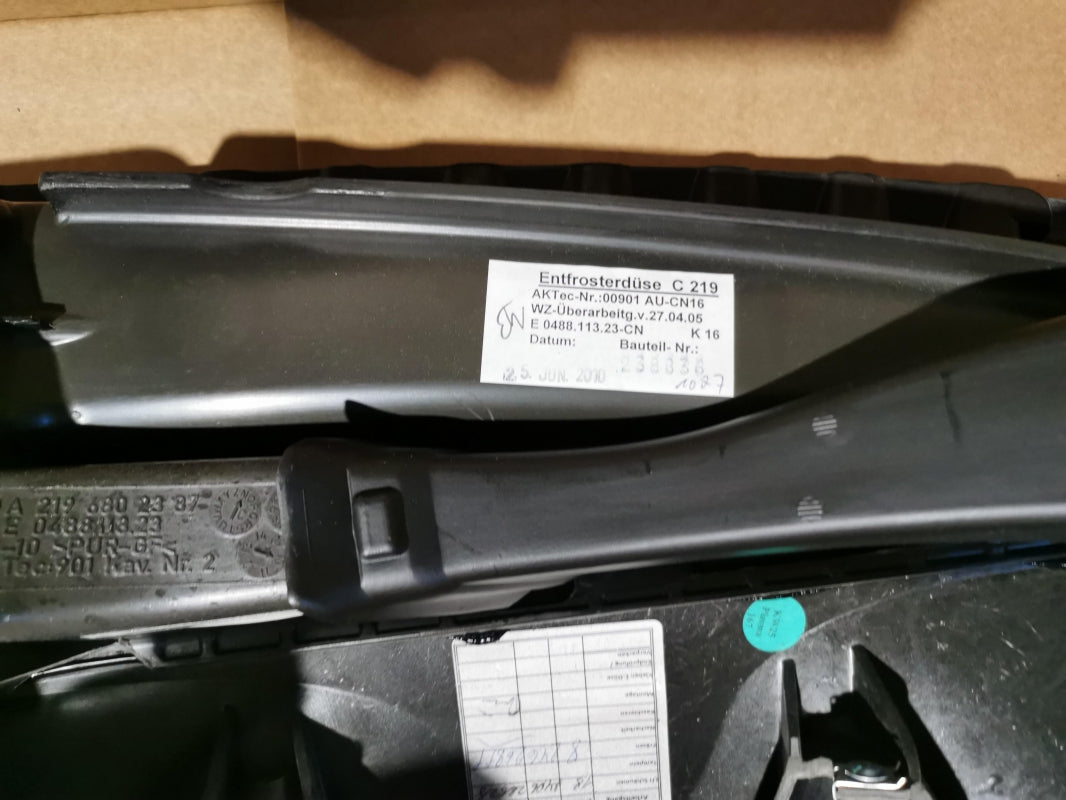 Original MERCEDES-BENZ CLS-Klasse W219 Armaturenbrett A21968000879E44