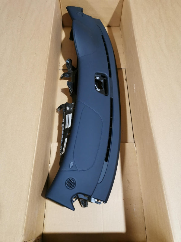 Original MERCEDES-BENZ CLS-Klasse W219 Armaturenbrett A21968000879E44