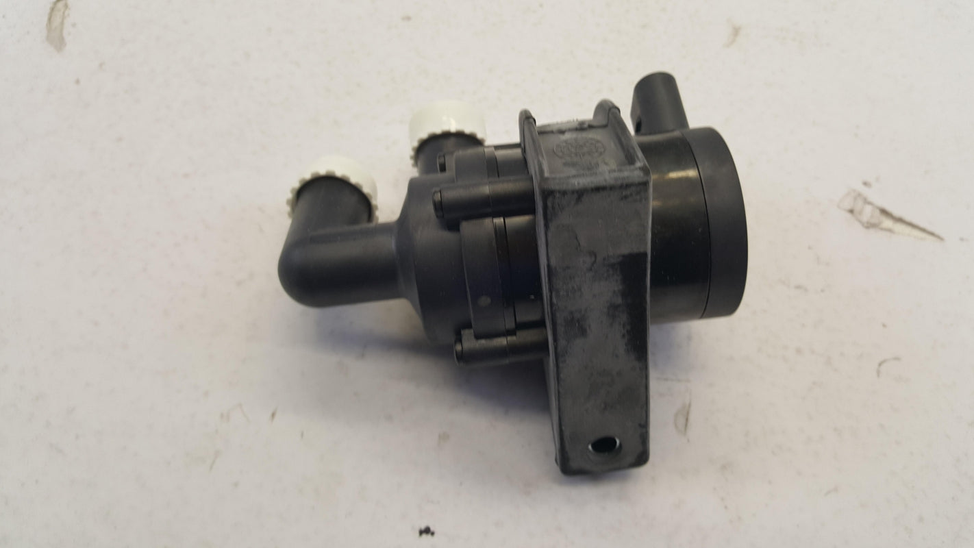 Original OE Volkswagen Zusätzliche Wasserpumpe 07K965561