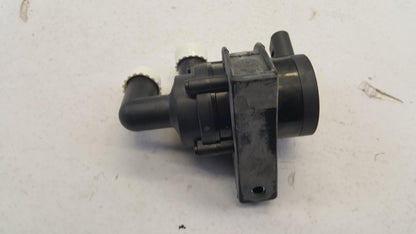 Original OE Volkswagen Zusätzliche Wasserpumpe 07K965561