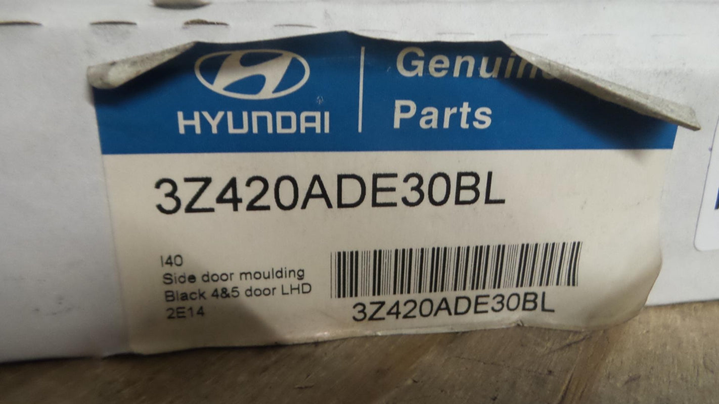 Original HYUNDAI i40 Kombi Türzierleistensatz 4-stück piano-schwarz 3Z420ADE30BL