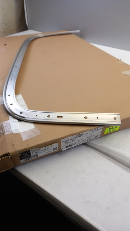 Original MERCEDES-BENZ E-klasse C207 Heckscheibenrahmen A2097710005